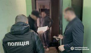 Нацполіція викрила організовану групу, яка закупила РЕБ для ЗСУ зі збитками у 5,6 мільйона гривень. ФОТОрепортаж