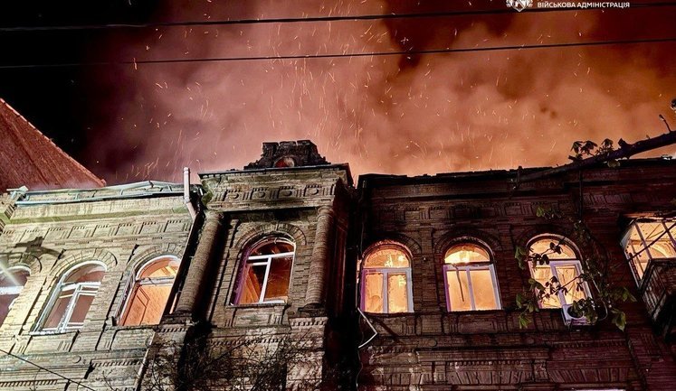 Дві людини загинули через атаку росіян на Дніпро (оновлено). ВІДЕО+ФОТОрепортаж