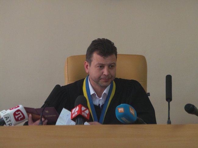 Суд избирает меру пресечения участнику Евромайдана Ивану Бубенчику 06