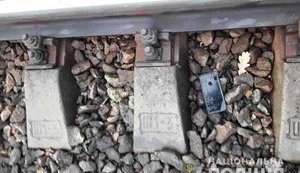 Захопившись телефоном, підліток загинув під колесами поїзда у Фастові