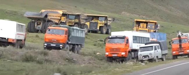 Через перестрілку на вірмено-азербайджанському кордоні золотодобувна компанія кухаря Путіна Пригожина вивела техніку за межі копальні і зазнає збитків 02