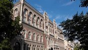 Небанківські платіжні сервіси отримали доступ до валютних операцій: що змінюється для українців