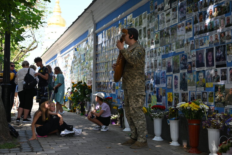 У Києві вшанували пам’ять полеглих захисників України 06