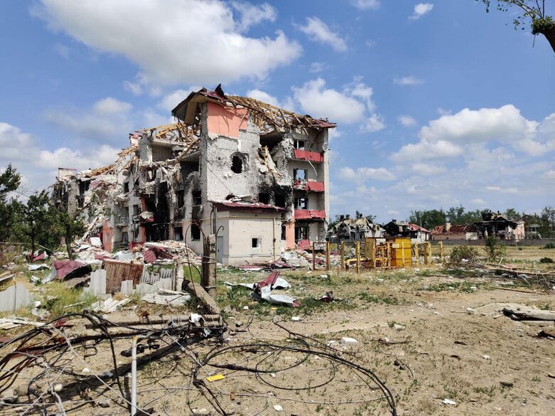 ЗСУ успішно стримують штурм Сєверодонецька. Ворог знищує Лисичанськ. Є загиблі, - Гайдай 11