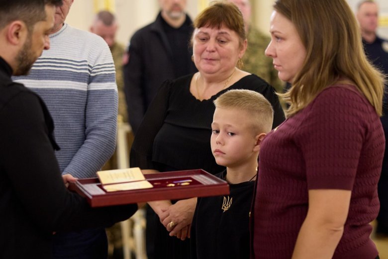 Вручення нагород Героям та їх рідним