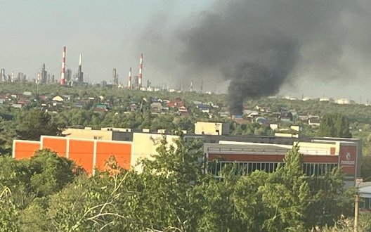 Безпілотники атакували РФ: у Сизрані пролунали вибухи, пожежа у районі НПЗ
