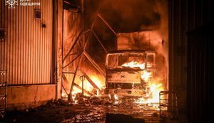 Россияне нанесли удар по Одессе: загорелся склад. ВИДЕО+ФОТО