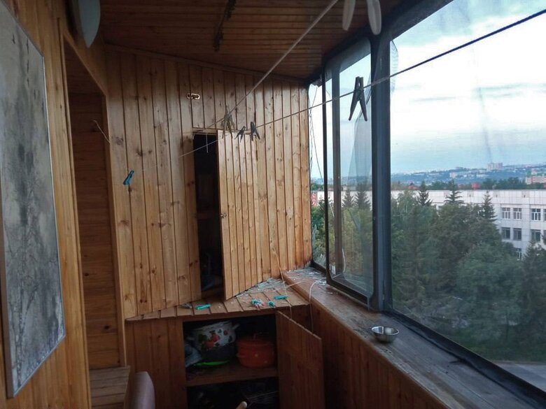 Росіяни твердять, що в Курську безпілотник влетів у багатоповерхівку 03