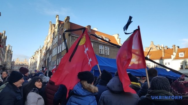 С убитым мэром Гданьска попрощались в Польше 05
