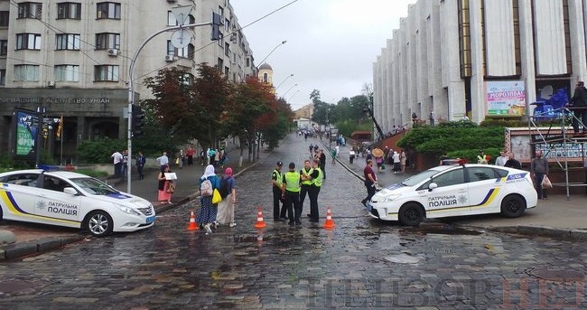 Онуфрій, Новинський, Бойко і віряни: як УПЦ МП хресну ходу проводили 17