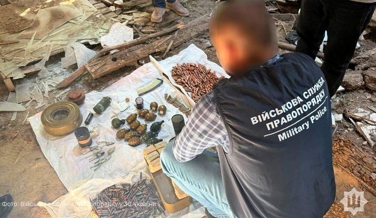 На территории заброшенного предприятия в Полтавской области обнаружили тайник с боеприпасами, - ВСП. ФОТО