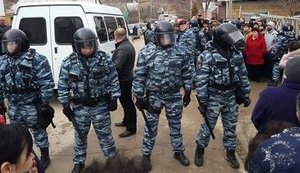"Вежливые зеленые человечки" трансформировались в "злобных серых человечков". Это русский мир", - муфтий Украины Исмагилов об обысках в домах крымских татар. ФОТО