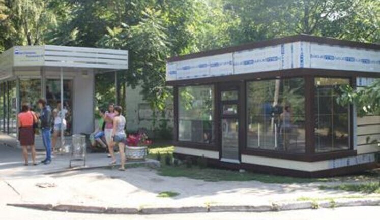 У Києві демонтують кіоски біля метро через перешкоджання доступу до укриттів