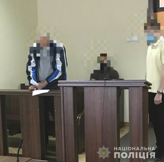 Суд взяв під варту священника, який торгував на Львівщині переробленою зброєю, - поліція 02