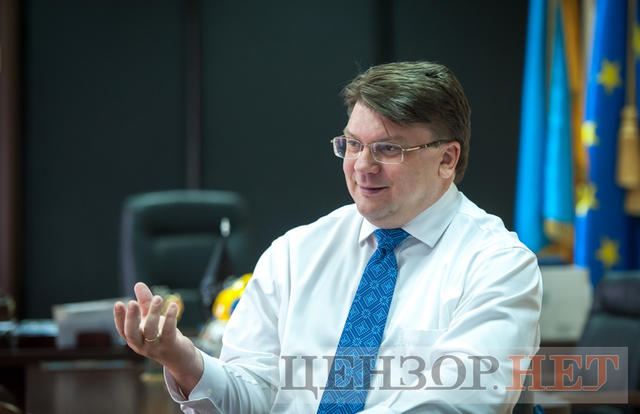 Игорь Жданов: Если выйдем на ЧМ-2018 по футболу, решение о том, ехать ли в Россию, будет принимать ФФУ. Думаю, что посоветовавшись с Президентом, Премьером и Радой 06 Игорь Жданов: Если выйдем на ЧМ-2018 по футболу, решение о том, ехать ли в Россию, будет принимать ФФУ. Думаю, что посоветовавшись с Президентом, Премьером и Радой 06