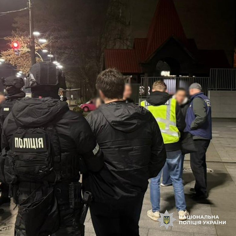 у Києві викрили схему вимагання грошей у дружини мобілізованого