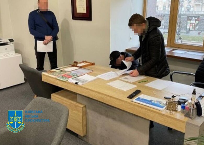 Підозра чиновникам Київтранспарксервісу