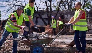 Кабмін підвищив оплату суспільно корисних робіт на прифронтових територіях до 16 000 гривень