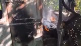 Уцілілий окупант фільмує свою обгорілу "буханку": "Старшина еще догорает. Нога оплавленная. Достать его пока невозможно". ВIДЕО 18+