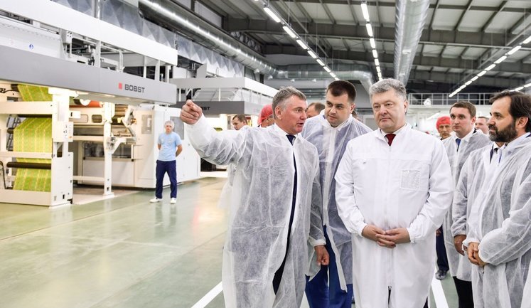 "За три роки війни в Україні відкрили 60 нових заводів", - Порошенко на відкритті підприємства на Сумщині. ФОТОрепортаж