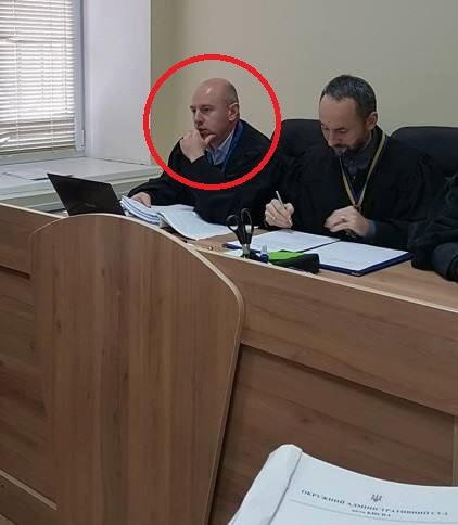 Вместо скандального судьи Вовка Окружной админсуд Киева возглавил судья Келеберда, удовлетворивший иск Коломойского о национализации Приватбанка, - ЦПК 01