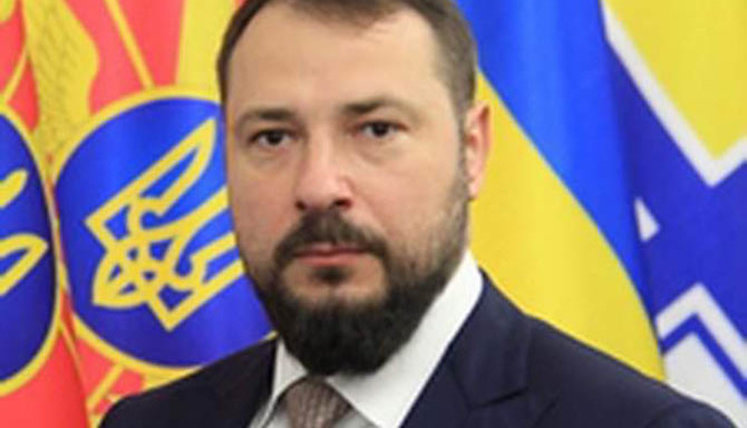 ДБР викрило масштабну крадіжку на закупівлі харчування Міноборони: радник міністра Халімон отримав підозру за створення преференцій компаніям, які отримали 95% закупівлі харчування МО