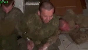 Російський командир катує струмом трьох своїх підлеглих: "Нах#я вы в глубокий тыл съ#бались?!". ВIДЕО