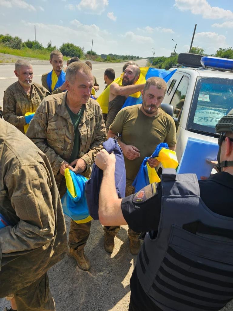 Another 22 Ukrainian defenders were released from Russian captivity 05