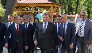 Труханов розуміє користь реформи децентралізації та підтримує її автора Порошенка без будь-якої політики, - Степанов