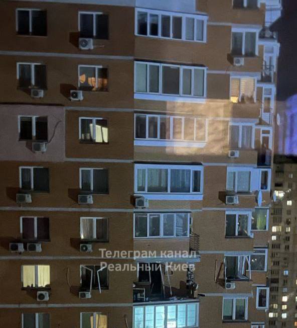 У Києві на Троєщині у багатоповерхівці стався вибух газового балона 01 У Києві на Троєщині у багатоповерхівці стався вибух газового балона 01