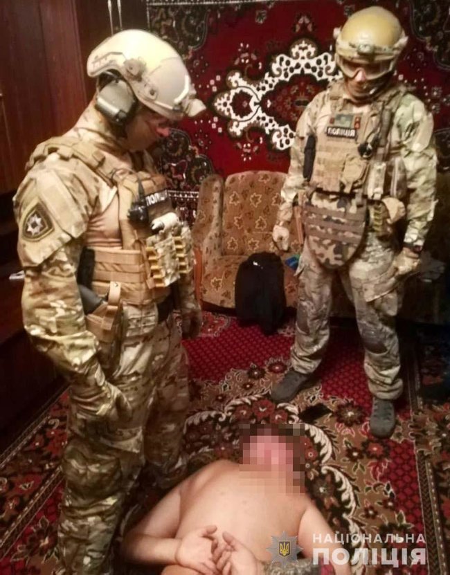 Более 40 обысков и 10 задержанных: полиция провела масштабную спецоперацию против наркоторговцев в Кривом Роге 01 Более 40 обысков и 10 задержанных: полиция провела масштабную спецоперацию против наркоторговцев в Кривом Роге 01