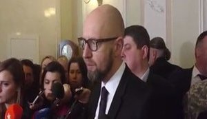 Продовження санкцій і примус РФ відновити цілісність України знову повертаються на порядок денний світу, - Яценюк про ухвалення закону щодо Донбасу. ВIДЕО