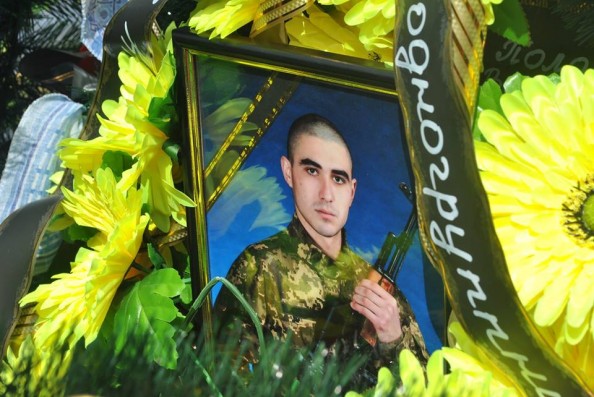 Військовослужбовця танкового полку Вадима Полозова поховали на Сумщині 01 Військовослужбовця танкового полку Вадима Полозова поховали на Сумщині 01