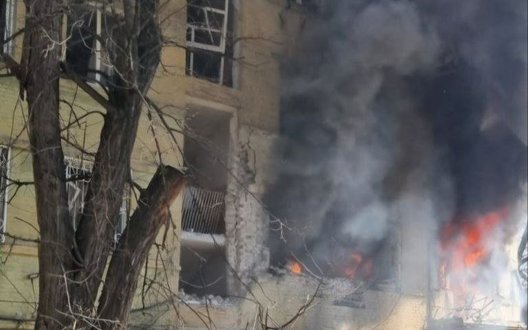 Рашисти вдарили по багатоповерхівці у Дніпрі: є постраждалі. ФОТО