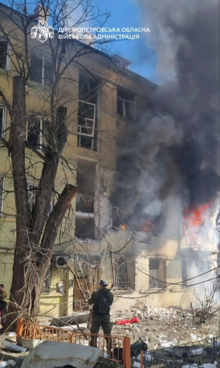 РФ нанесла удар по дому в Днепре: что известно?