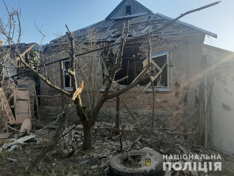 За сутки россияне в Донецкой области ударили по частным домам, шахте и учебным заведениям. Есть убитые и раненые, - Нацполиция 08 За сутки россияне в Донецкой области ударили по частным домам, шахте и учебным заведениям. Есть убитые и раненые, - Нацполиция 08