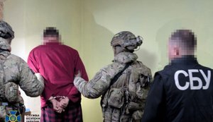 СБУ викрила агента ФСБ, який наводив російські ракети на Хмельниччину. ФОТО