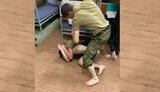 кавказець в казармі б’є росіянина
