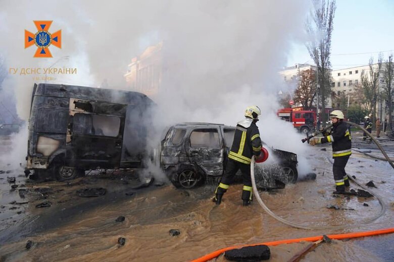 Ликвидация последствий ракетных ударов по Киеву 01