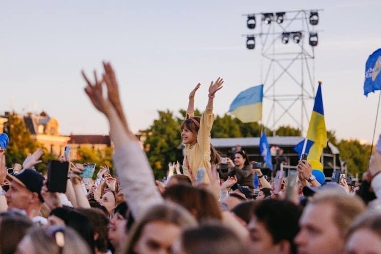 В Амстердаме на благотворительном телемарафоне в поддержку Украины собрали 2,3 млн грн 04