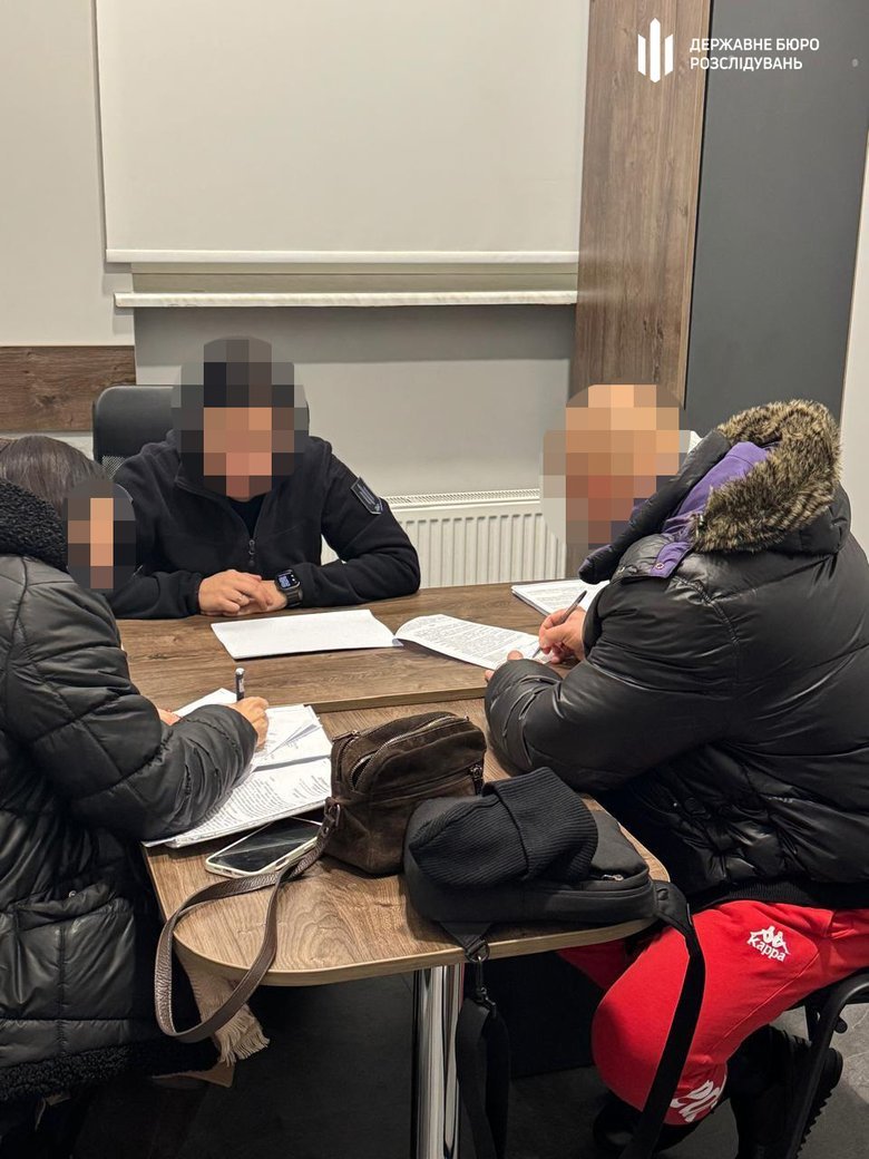 Правоохоронець ошукував пенсіонерів: що відомо?