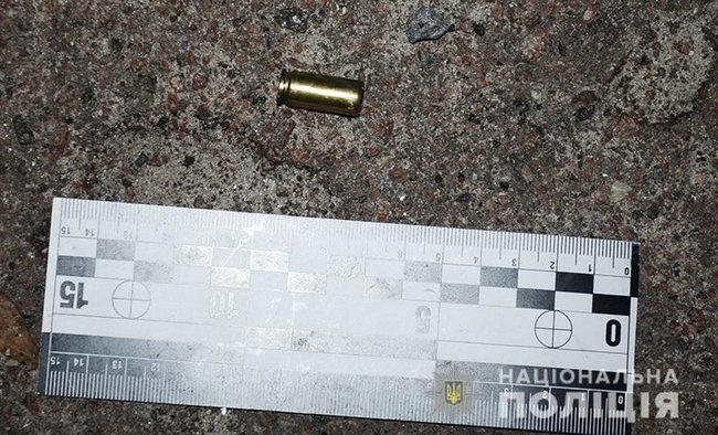 Стрельба в Дарницком районе: полицейские разыскивают злоумышленника 01