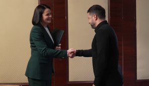 Зеленський зустрівся із Тихановською: Україна ніколи не була загрозою для Білорусі. ВIДЕО