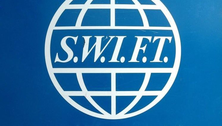 У Росії заявляють, що "виживуть" у разі відключення від SWIFT