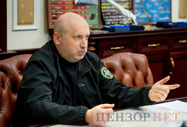 Если бы парламент не принял решение 22 февраля, Янукович мог бы удержаться в Харькове, возглавив пророссийские силы при полной поддержке Москвы, - Александр Турчинов 08