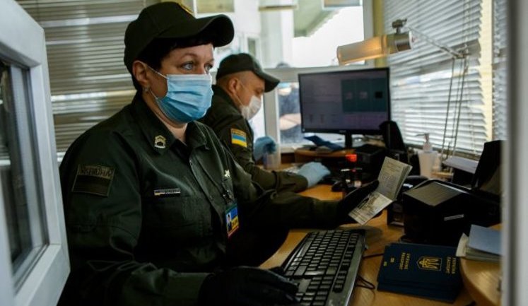Справка о вакцинации от COVID-19 не является основанием пересечения украинской границы, - представитель ГПСУ Лысюк. ВИДЕО