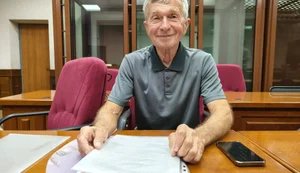 У Росії 71-річному почесному атомщику просять 2 роки колонії за знімки антивоєнних написів. ФОТОрепортаж