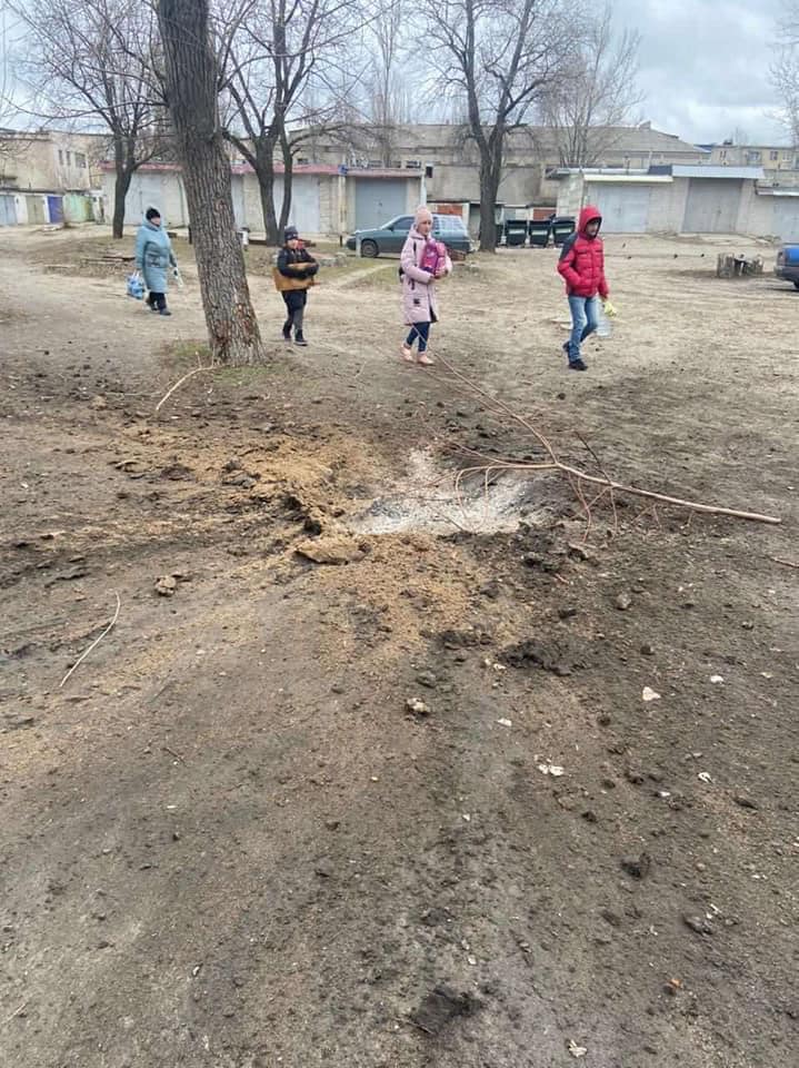 Российские оккупанты обстреляли Северодонецк. Ранен мужчина, состояние тяжелое. Повреждены жилые дома, - Гайдай 03