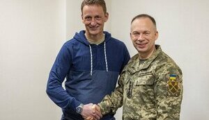 Сирський нагородив главу ЗС Норвегії Крістофферсена "Хрестом заслуги". ФОТОрепортаж