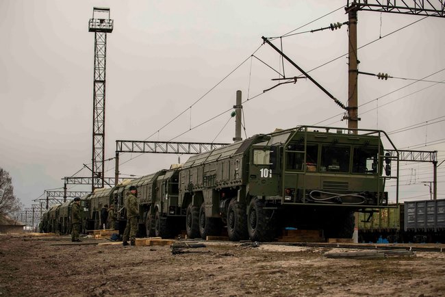 Россия перебросила в Воронеж 4 ракетных комплекса Искандер 01